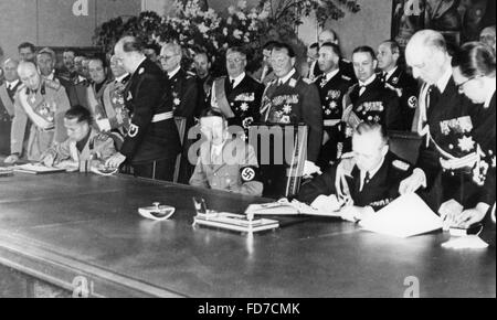 Ciano and Ribbentrop sign the German-Italian alliance pact, 22/05/1939 Stock Photo