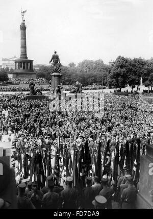 Berlin, Bismarck Monument with Reichstag. State: Germany. Place: Berlin ...