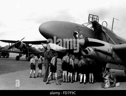 HJ-members on an airfield of the Luftwaffe, 1941 Stock Photo
