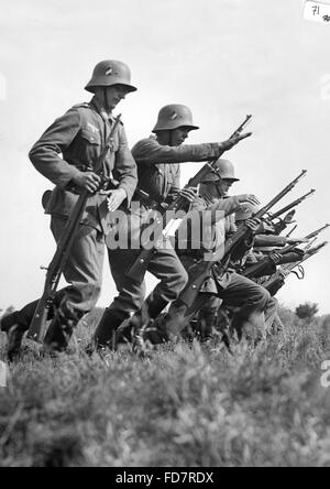 Parade Ground Drill At A Unit Of The Wehrmacht Stock Photo - Alamy