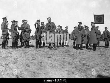 Hindenburg and General von Hammerstein with officers of the Reichswehr, 1932 Stock Photo