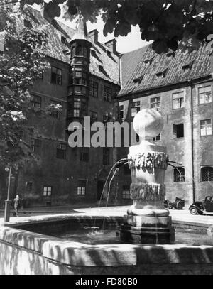 Fountain in the Alter Hof in Munich, 1942 Stock Photo