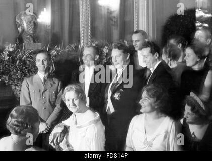 Joseph Goebbels and Hermann Goering with artists in Berlin Stock Photo