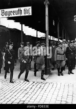 Adolf Hitler arrives in Bayreuth, 1936 Stock Photo