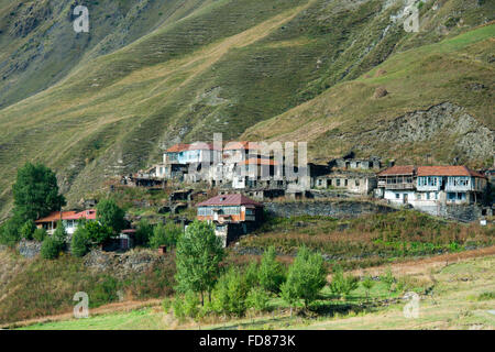 Georgien, Mtskheta-Mtianeti, Häuser der Ortschaft Akhaltsikhe im Sno-Tal südlich von Stepansminda. Stock Photo