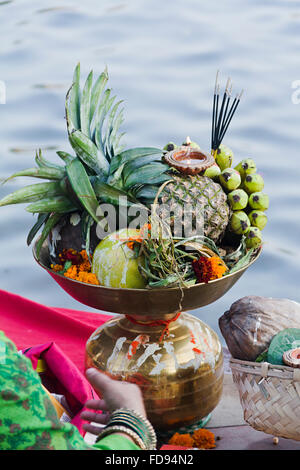 1 Adult Woman Chhath Pooja Festival River side Stock Photo