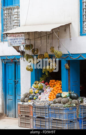 Fresh juice and fruit shop in Kathmandu, Nepal Stock Photo