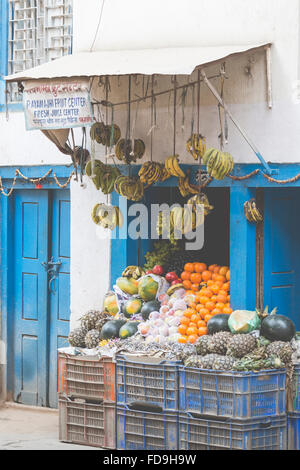 Fresh juice and fruit shop in Kathmandu, Nepal Stock Photo