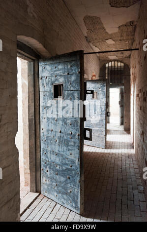 prison cell jail door Stock Photo - Alamy