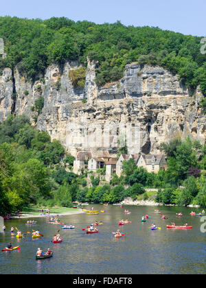 Kayaks on the Dordogne River, La Roque-Gageac, Aquitaine, France Stock Photo