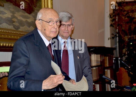 Naples, Italy. 29th Jan, 2016. Senator Giorgio Napolitano - eleventh President of the Italian Republic - receives the Postgraduate Diploma of the National Society of Sciences, Letters and Arts in Naples as an honorary member. The award ceremony was held during the opening session of the academic year 2016. Credit:  Maria Consiglia Izzo/Pacific Press/Alamy Live News Stock Photo