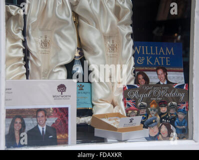 Royal Wedding and Kate Middleton souvenirs mementoes official gifts display in shop window April 2011 Bath UK Stock Photo