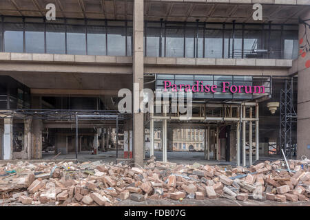 Birmingham, UK. 29th Jan, 2016. The final weeks for Paridise Forum and the old Birmingham Central Library building. Completed in 1973, the design was in the Brutalist architectural style and made from from concrete. Two attempts by English Heritage to have the building gain listed status were unsuccessful. Credit:  paul weston/Alamy Live News Stock Photo