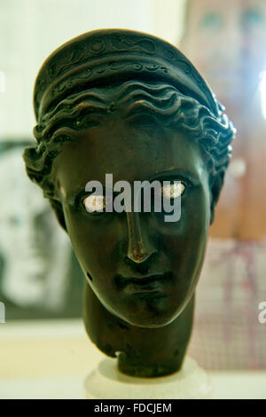 Kroatien, Dalmatien, Vis, Stadtmuseum und archäologische Sammlung, der Artemis-Kopf, eine griechische Skulptur aus Bronze (4. Jh Stock Photo