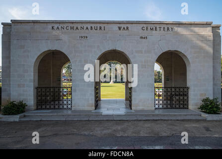 Thailand, Kanchanaburi, WWII CWGC Cemetery and memorial to those Allied servicemen who died building the Burma-Siam Death Railway Stock Photo