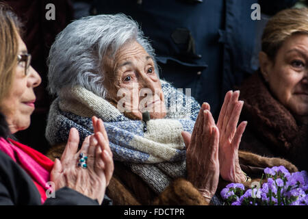 Guadalajara, Spain. 30th Jan, 2016. Ascension Mendieta, daughter of Timoteo Mendieta, during the day of the exhumation of her fathers' rests, which were buried in a common grave after being murder by Francos' forces in 1939 Credit:  Marcos del Mazo/Pacific Press/Alamy Live News Stock Photo