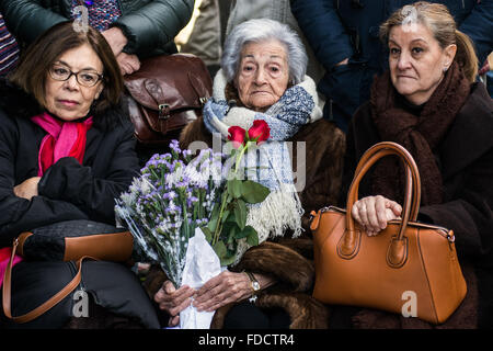 Guadalajara, Spain. 30th Jan, 2016. Ascension Mendieta (C), daughter of Timoteo Mendieta, during the day of the exhumation of her fathers' rests, which were buried in a common grave after being murder by Francos' forces in 1939 Credit:  Marcos del Mazo/Pacific Press/Alamy Live News Stock Photo