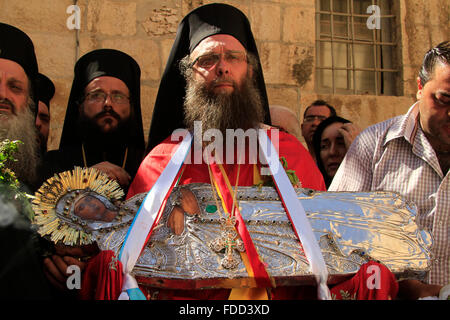 Israel, Jerusalem, the Greek Orthodox Feast of rhe Assumption (Dormition) procession by the Church of the Holy Sepulchre Stock Photo