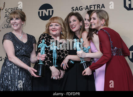 Los Angeles, CA, USA. 30th January, 2016.Actresses Phyllis Logan (l-r), Lesley Nicol, Sophie McShera, Joanne Froggatt and Raquel Cassidy, winners for Outstanding Performance By an Ensemble in a Drama Series 'Downton Abbey', pose in the press room of the 22nd Annual Screen Actors Guild Awards, SAG Awards, at The Shrine Auditorium in Los Angeles, USA, on 30 January 2016. Photo: Hubert Boesl /dpa - NO WIRE SERVICE - Credit:  dpa picture alliance/Alamy Live News Stock Photo