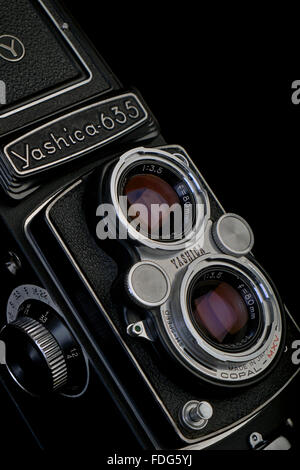 Film camera. Vintage Yashica TLR Classic medium format  c.1959 Stock Photo