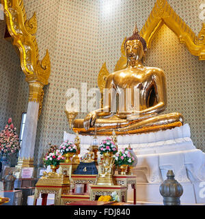Solid gold Buddha image in Wat Traimit Temple. Bangkok, Thailand. Stock Photo