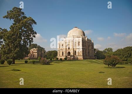 India, Delhi, Lodhi Garden, Shish Gumbad, facade and dome seen from gardens Stock Photo