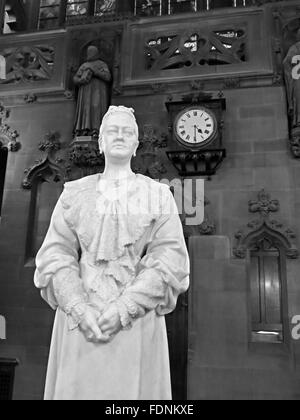 John Rylands Library Interior,Deansgate,Manchester,England,UK - Enriqueta Augustina Rylands (1907) statue Mono Stock Photo