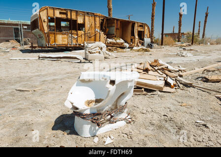 An abandoned camping trailer on the western shore of the Salton Sea, California Stock Photo