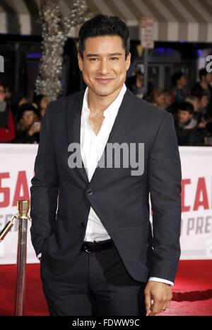 Los Angeles, CA, USA. 1st Feb, 2016. Mario Lopez at arrivals for HAIL CAESAR! Premiere, Regency Westwood Village Theatre, Los Angeles, CA February 1, 2016. © Elizabeth Goodenough/Everett Collection/Alamy Live News Stock Photo
