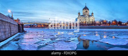 Panoramic image of Moscow River near Christ the Savior Temple with floe in the winter evening, Moscow, Russia Stock Photo