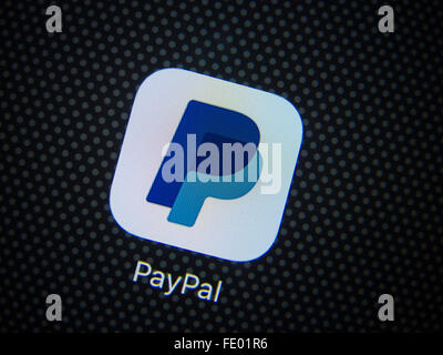 Logo of online banking app Paypal on screen of iPhone 6 plus smart phone Stock Photo