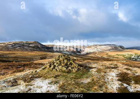Upper Teesdale, County Durham, UK Weather, 3rd February 2016.  It was a cold and frosty start to the day on the ancient drovers route known as the Green Trod in the North Pennines.  Higher hills such as Cronkley Fell also had a dusting of snow. Credit:  David Forster/Alamy Live News Stock Photo