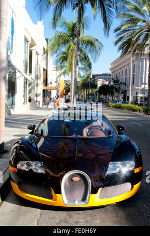 Just a Bugatti sitting on Rodeo Drive : r/cars