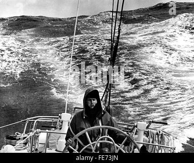 AJAXNETPHOTO - 1977 8, SOUTHERN OCEAN. SAILING - HISTORY - WHITBREAD RACE 1977 1978 - PETER BLAKE (NZ) AT THE HELM OF THE YACHT CONDOR IN THE HUGE SEAS OF THE SOUTHERN OCEAN.  PHOTO:GRAHAM CARPENTER /AJAX REF:()PEO BLAKE PETER CONDOR WTWR 78 Stock Photo