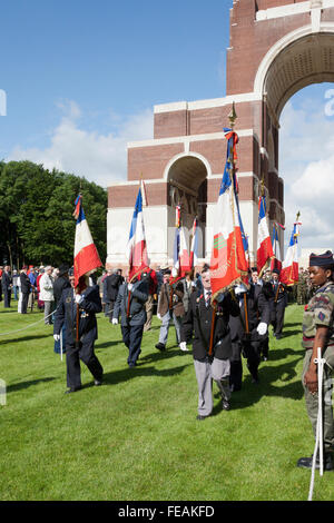 THIEPVAL MEMORIAL TO THE MISSING OF THE SOMME, FRANCE. French veterans at the 96th anniversary of the Battle of the Somme. Stock Photo