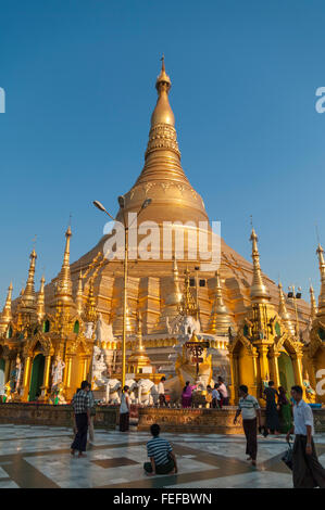 Gilded main stupa of Shwedagon Zedi Daw Pagoda, also known as the Golden Pagoda or Great Dagon Pagoda. Yangon, Myanmar. Stock Photo