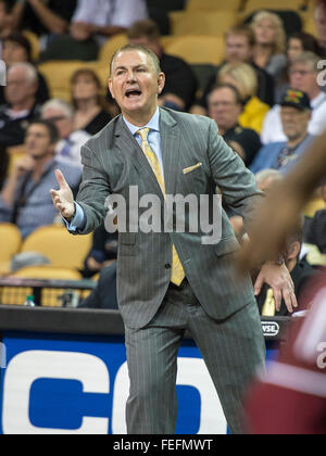 Orlando, FL, USA. 6th Feb, 2016. UCF head coach Donnie Jones yells out instructions during 2nd half mens NCAA basketball game action between the Temple Owls and the UCF Knights. Temple defeated UCF 62-60 at CFE Arena in Orlando, Fl. Romeo T Guzman/CSM/Alamy Live News Stock Photo