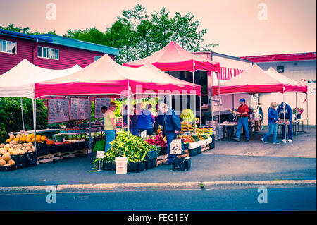 Chelan Produce, an open air farmers market in Sitka, Alaska, USA.  Selling organic fruits and vegetables. Stock Photo