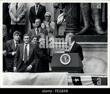 1971 - President Jimmy Carter supporting Gov. Carey for reelection - at wall Street in front of George Washington Statue. © Keystone Pictures USA/ZUMAPRESS.com/Alamy Live News Stock Photo