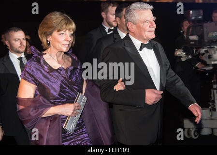 Wiesbaden, Germany. 6th Feb, 2016. German President Joachim Gauck (L) and partner Daniela Schadt attend the 2016 Sports Ball in Wiesbaden, Germany, 6 February 2016. Photo: Boris Roessler/dpa/Alamy Live News Stock Photo