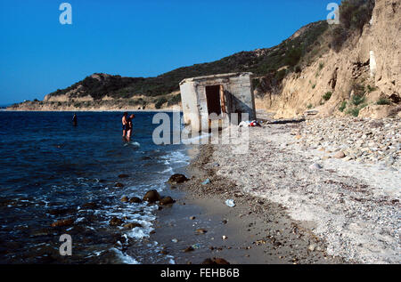 ANZAC Cove and old Gun Emplacement or Military Pillbox, Gallipolli, War remains from the First World War Gallipoli Campaign, Turkey Stock Photo