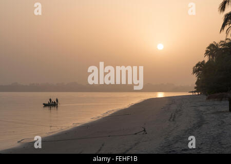 Local fishermen near the island of Rubané in the Bijagos archipelago, Guinea Bissau Stock Photo