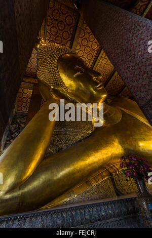 Wat Pho also known as Wat Phra Chetuphon or The Temple of the Reclining ...