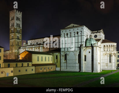 Lucca (Tuscany, central Italy) city night view. The backside and bell tower of Lucca Cathedral of Saint Martin. Build in 1063. Stock Photo