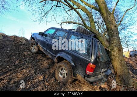 Gdansk, Poland 7th, February 2016 Dozen 4x4 cars every weekend take part in the amateur off-road race in Gdansk. Drivers practic Stock Photo