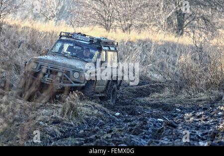 Gdansk, Poland 7th, February 2016 Dozen 4x4 cars every weekend take part in the amateur off-road race in Gdansk. Drivers practic Stock Photo