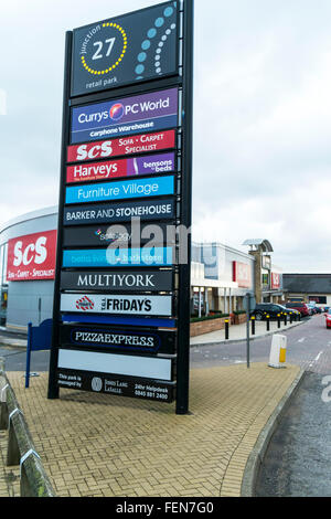 Dfs sofa store sign logo name shop exterior leeds Birstall retail park  Batley Stock Photo - Alamy