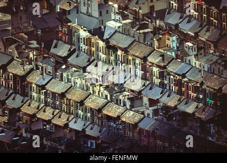 AJAXNETPHOTO. 5TH JUNE, 1988. PLYMOUTH, ENGLAND. - CITY HOUSING - AERIAL VIEW OF TERRACED HOUSING.   PHOTO:JONATHAN EASTLAND/AJAX  REF:920398 Stock Photo