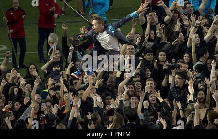 coldplay singer lead clara santa martin chris alamy feb usa bowl hollywood