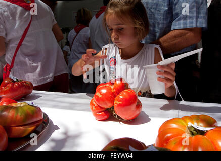 Concurso tomate feo, ugly tomato competition. Tudela. Navarre. Spain Stock Photo